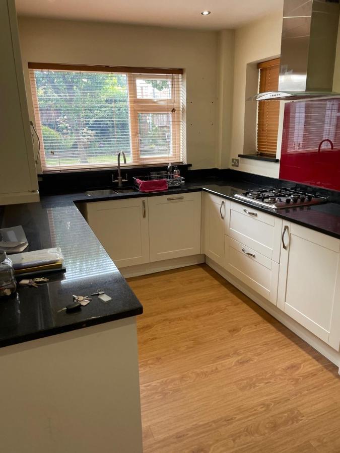 5 Bed House, 32 Tutbury Avenue, Cannon Park, Coventry, Cv4 7Bj Exterior photo