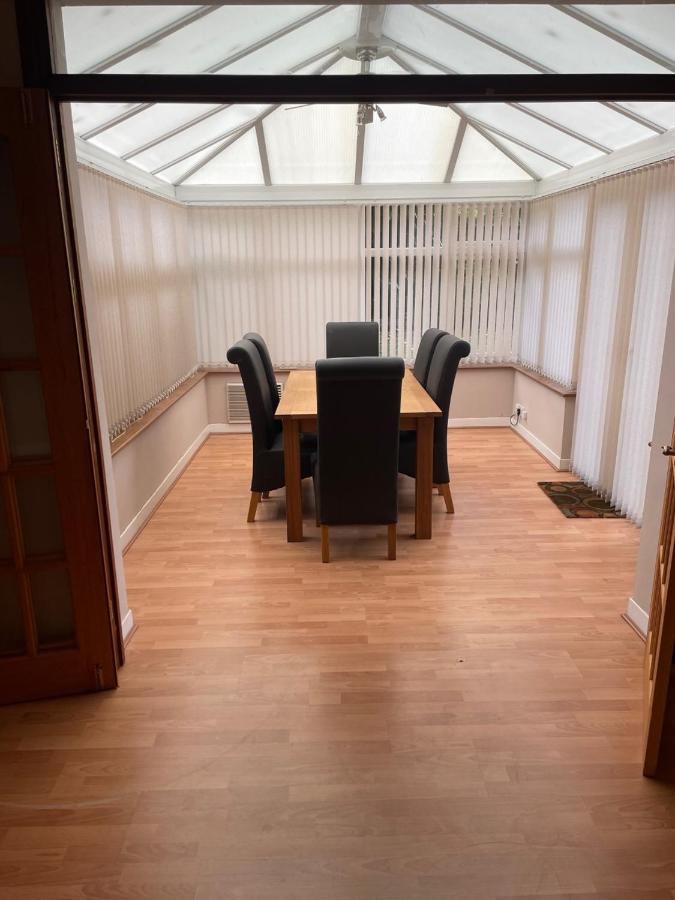 5 Bed House, 32 Tutbury Avenue, Cannon Park, Coventry, Cv4 7Bj Exterior photo